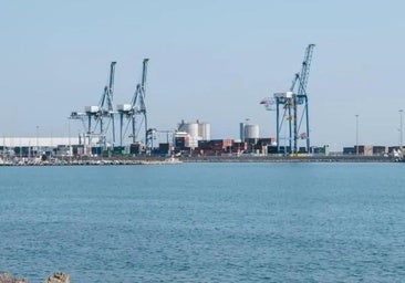 Alicante descarta negociar con la empresa de los macrodepósitos en el Puerto