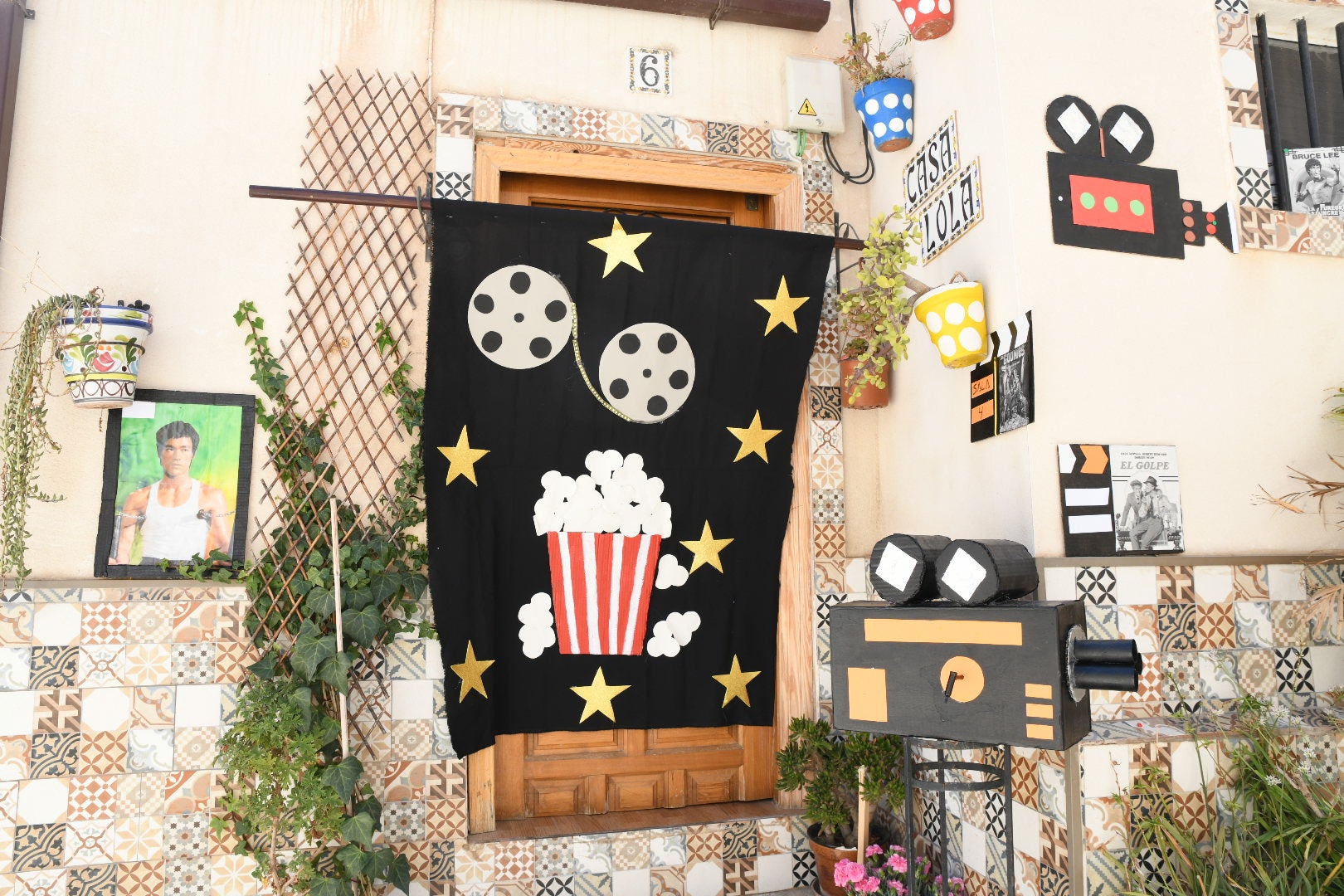 Ruta por las Cruces de Mayo de Alicante