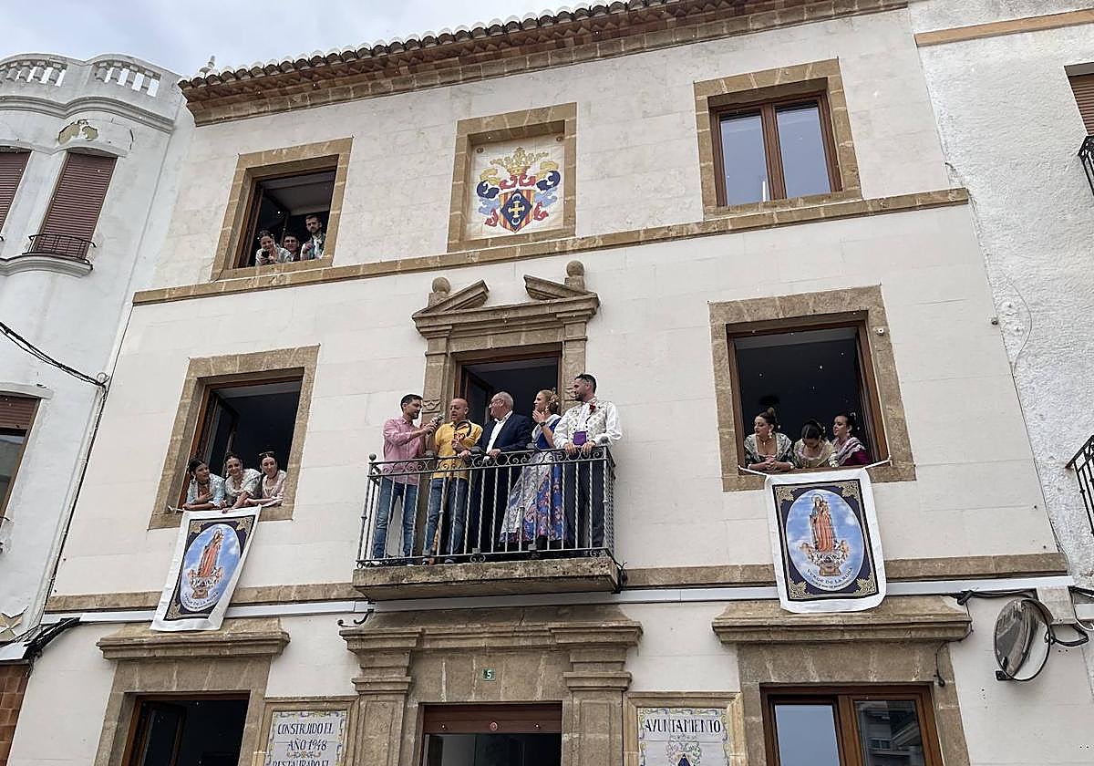 Nuevos 'alcaldes por un día' en un pueblo de Alicante.