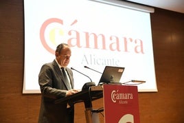 Carlos Baño durante la presentación del estudio.