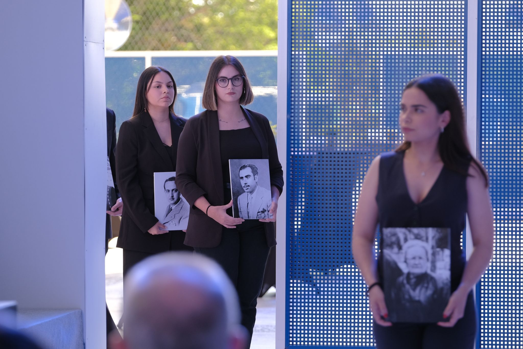 Imagen secundaria 2 - A galopar hasta enterrarlos en el mar