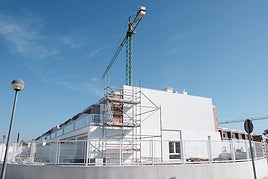 Viviendas en construcción en Nou Nazareth.