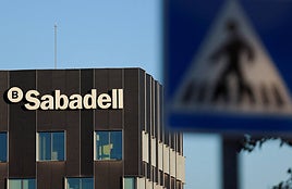 Edificio del Sabadell en Cataluña.