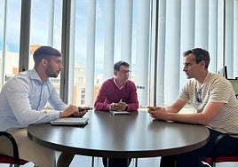 Reunión de trabajo en el Ayuntamiento de San Vicente del Raspeig.