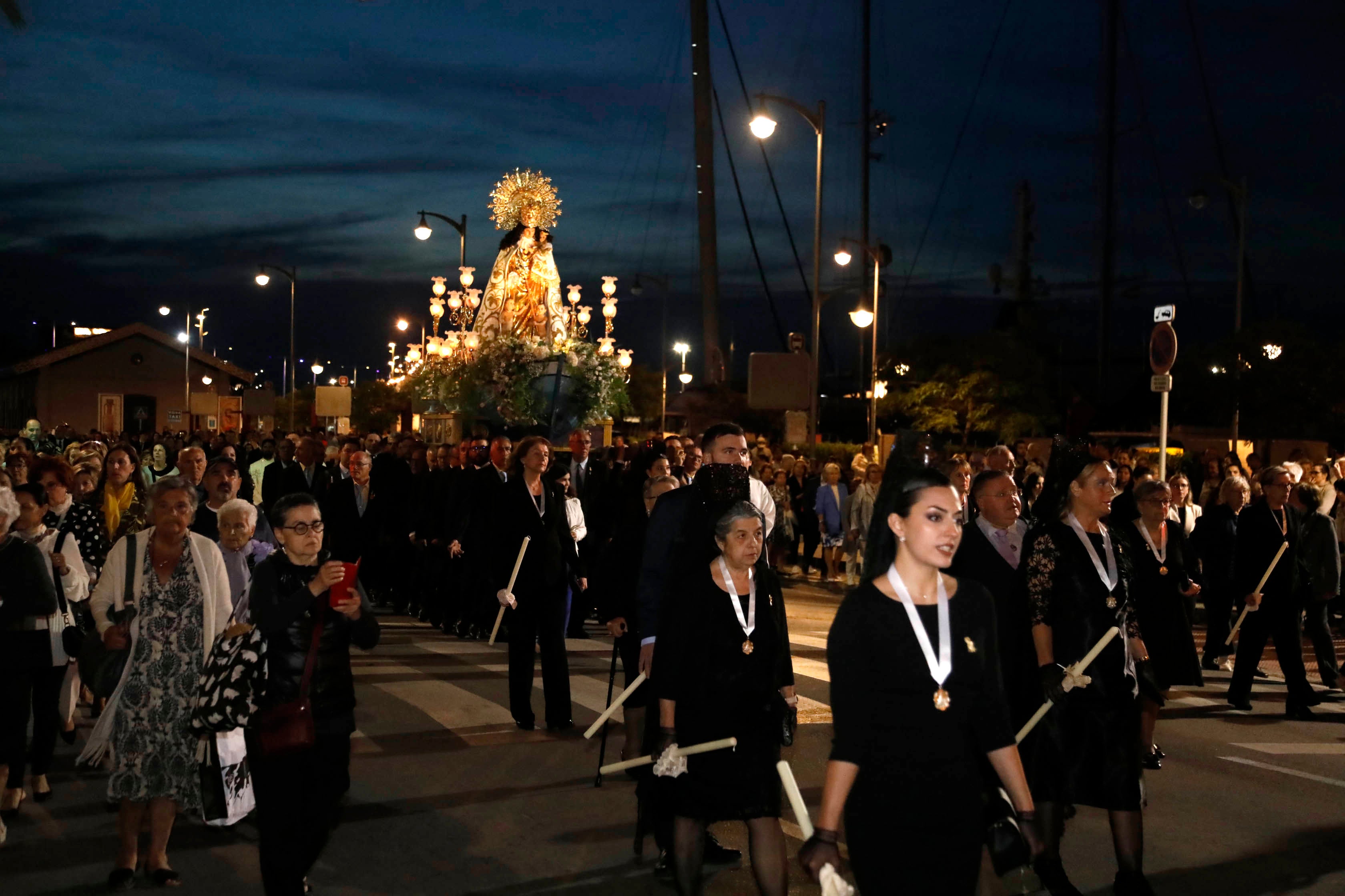 Dénia se rinde ante la Virgen de los Desamparados