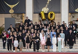 La comisión de Nou Babel celebra los diez años de su desfile de moda.