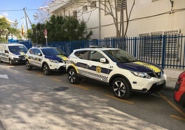 Imagen de varios vehículos de la Policía Local de Altea