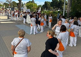 Movilización protagonizada por la plantilla de limpieza este viernes en la UA.