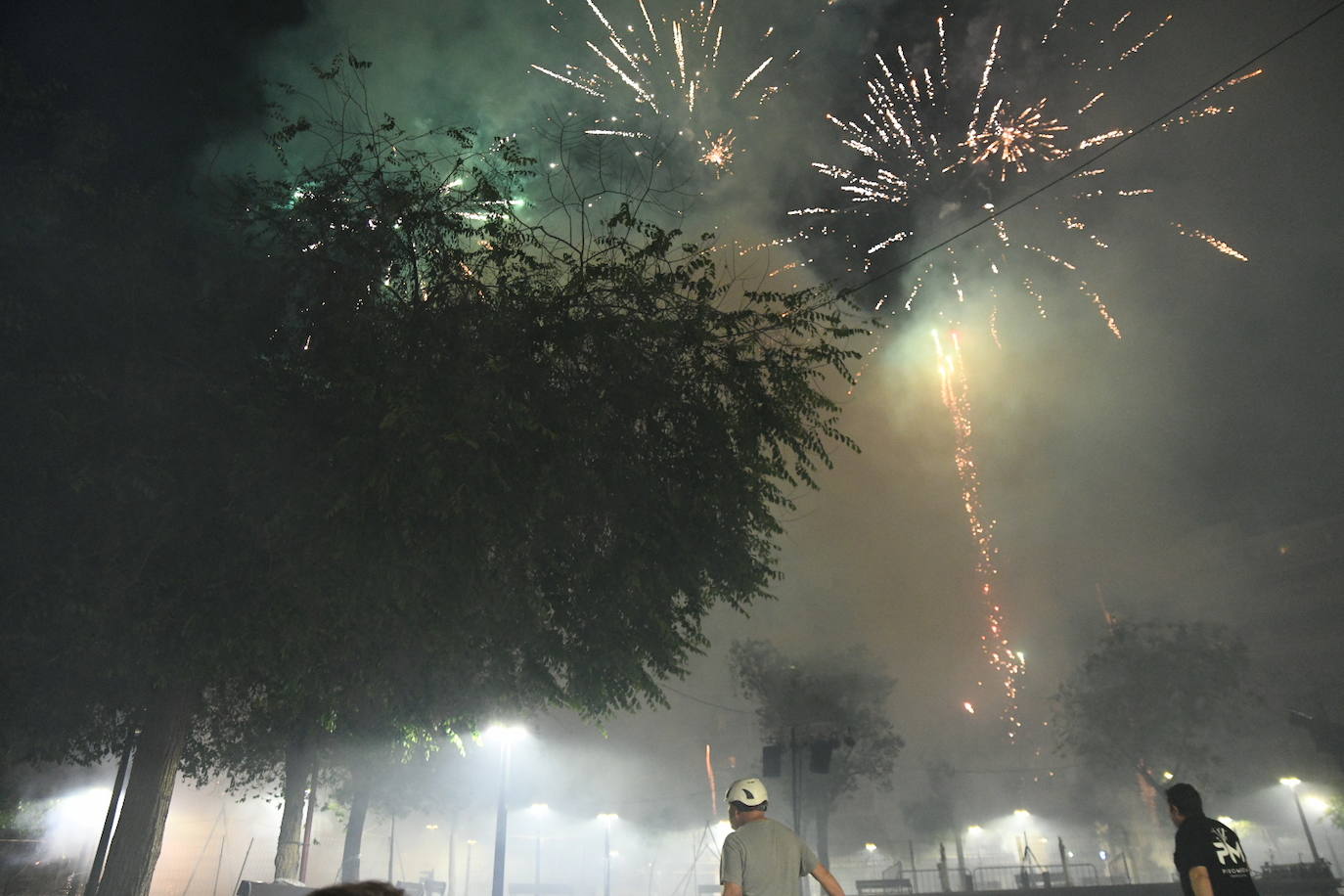 La plaza del Sol se ilumina con la mascletà nocturna