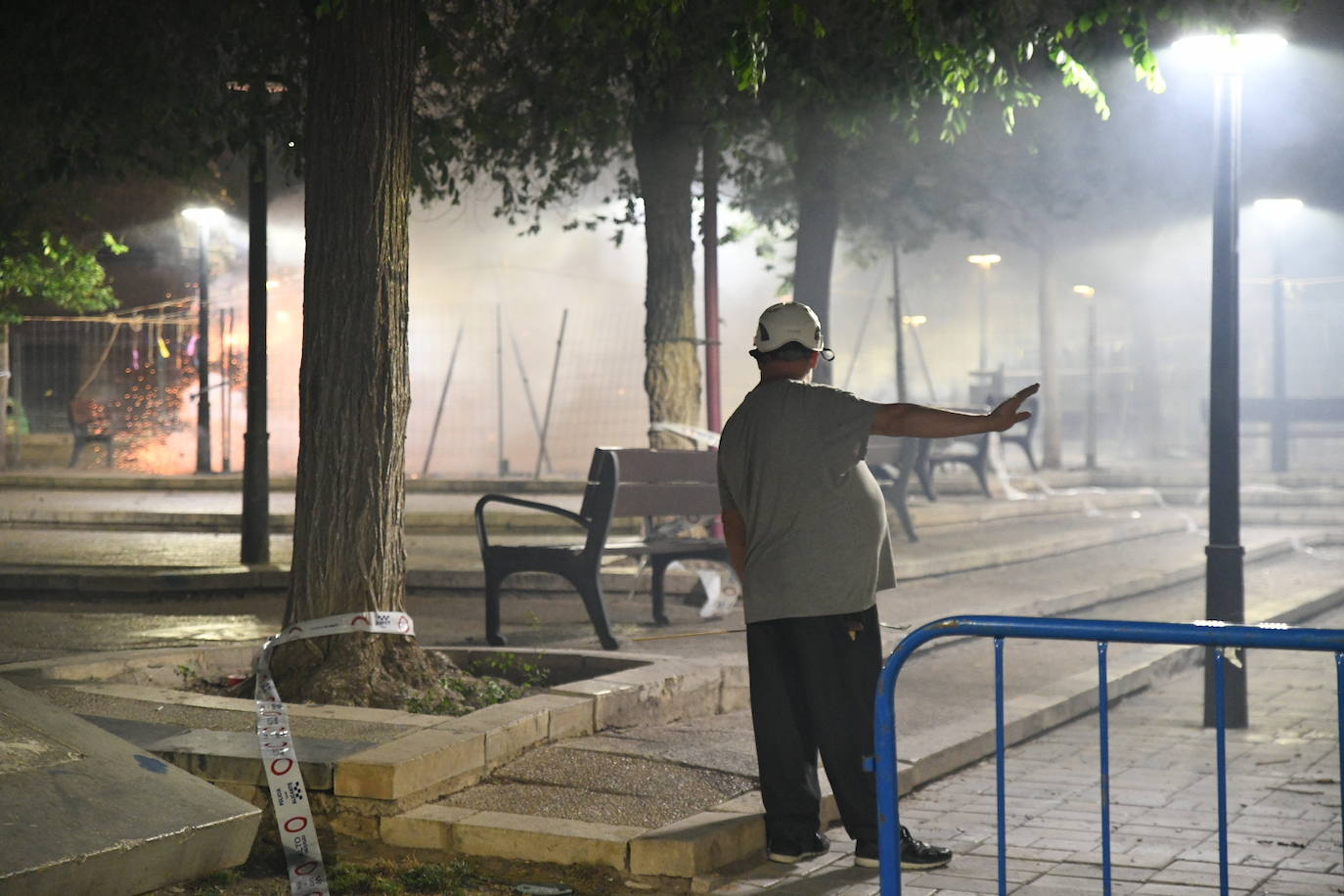 La plaza del Sol se ilumina con la mascletà nocturna