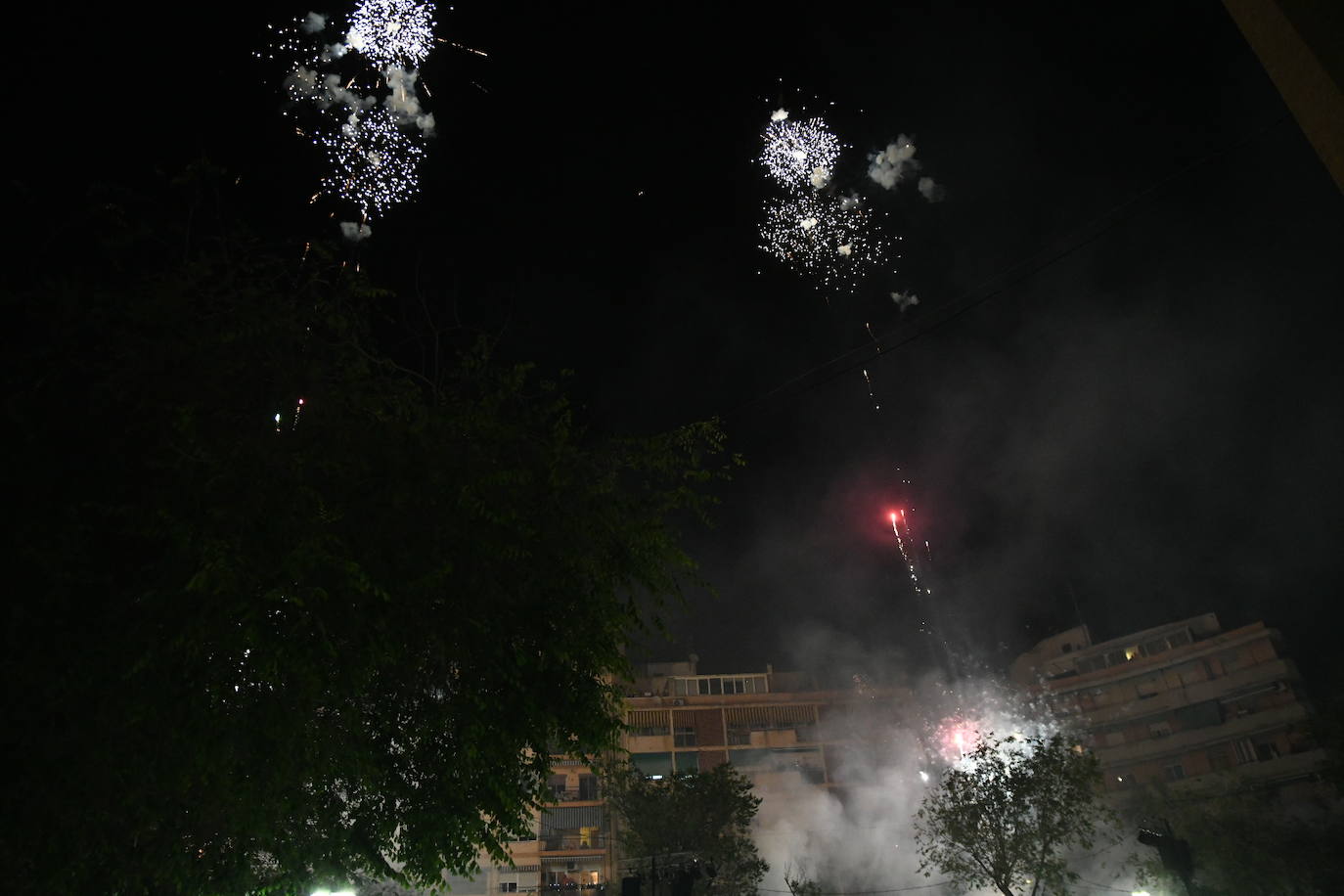 La plaza del Sol se ilumina con la mascletà nocturna