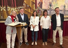 El acto de presentación de la placa.