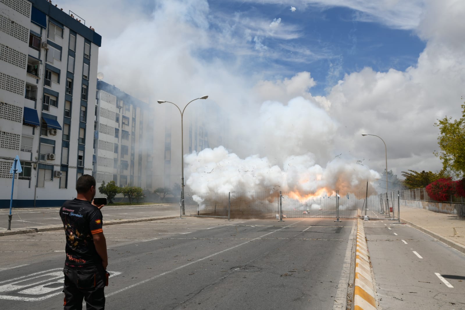 Así se ha vivido la mascletà de las Hogueras de Alicante de este domingo