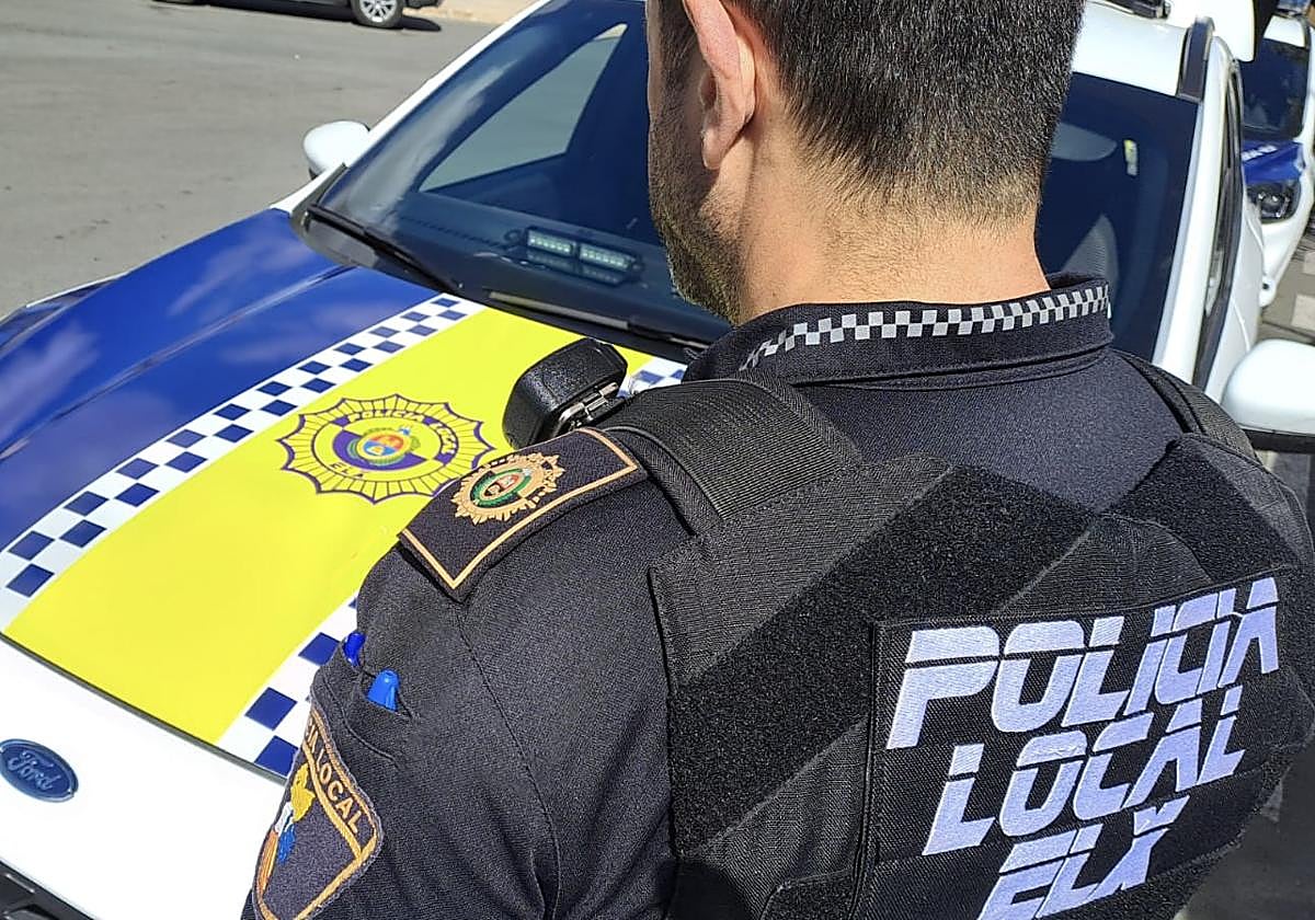 Agente de la policía local de Elche.