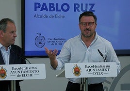 El alcalde de Elche, Pablo Ruz, con el presidente de la Cámara de Comercio, Carlos Baño.