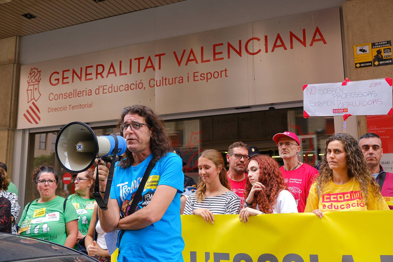 Concentración frente a la Conselleria de Educación en Alicante