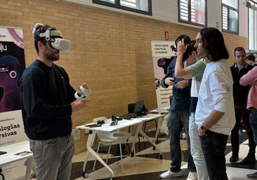 Aplicaciones de la IA en el sector del juguete, educación, entretenimiento y salud se exhiben en Alcoi