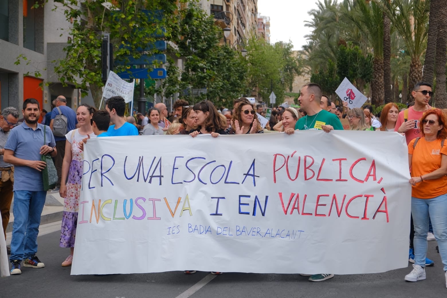 La marea verde toma Alicante en defensa de la educación pública