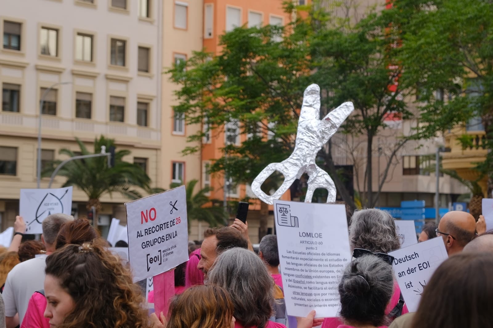 La marea verde toma Alicante en defensa de la educación pública