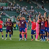 El Eldense agarra la permanencia ante un Elche que no jugará el 'play off' de ascenso y del que se despide Beccacece (1-2)