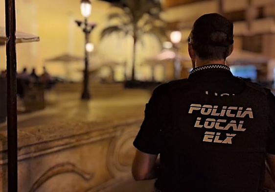 Un agente de la Policía Local de Elche.