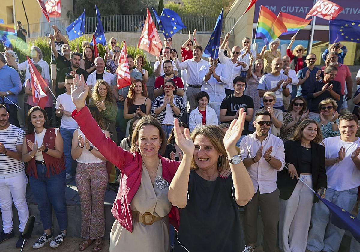 Teresa Ribera y Leire Pajín juntas en acto de campaña del PSOE.