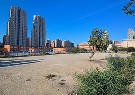 Imagen de la parcela sobre la que se debería de construir el centro de salud de Els Tolls