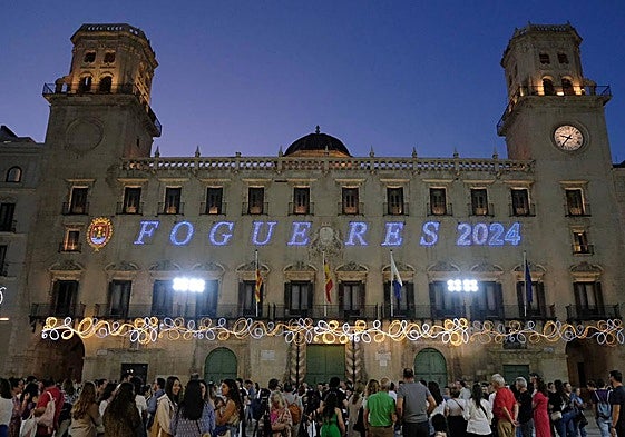 Las luces de las Hogueras de San Juan de Alicante 2024.