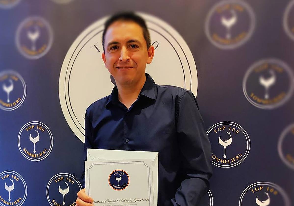 Gabriel Cabaña Quinteros, uno de los tres sommeliers alicantinos reconocidos.
