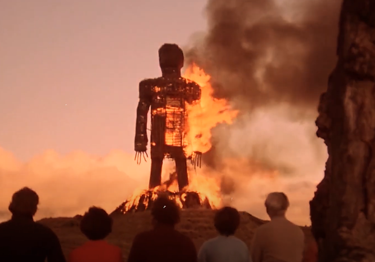 Fotograma de The Wicker Man (1973), recogido en el microcortometraje documental.