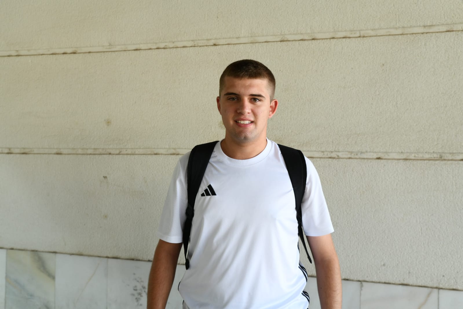 Nervios y esperanzas en el inicio de la EBAU en Alicante