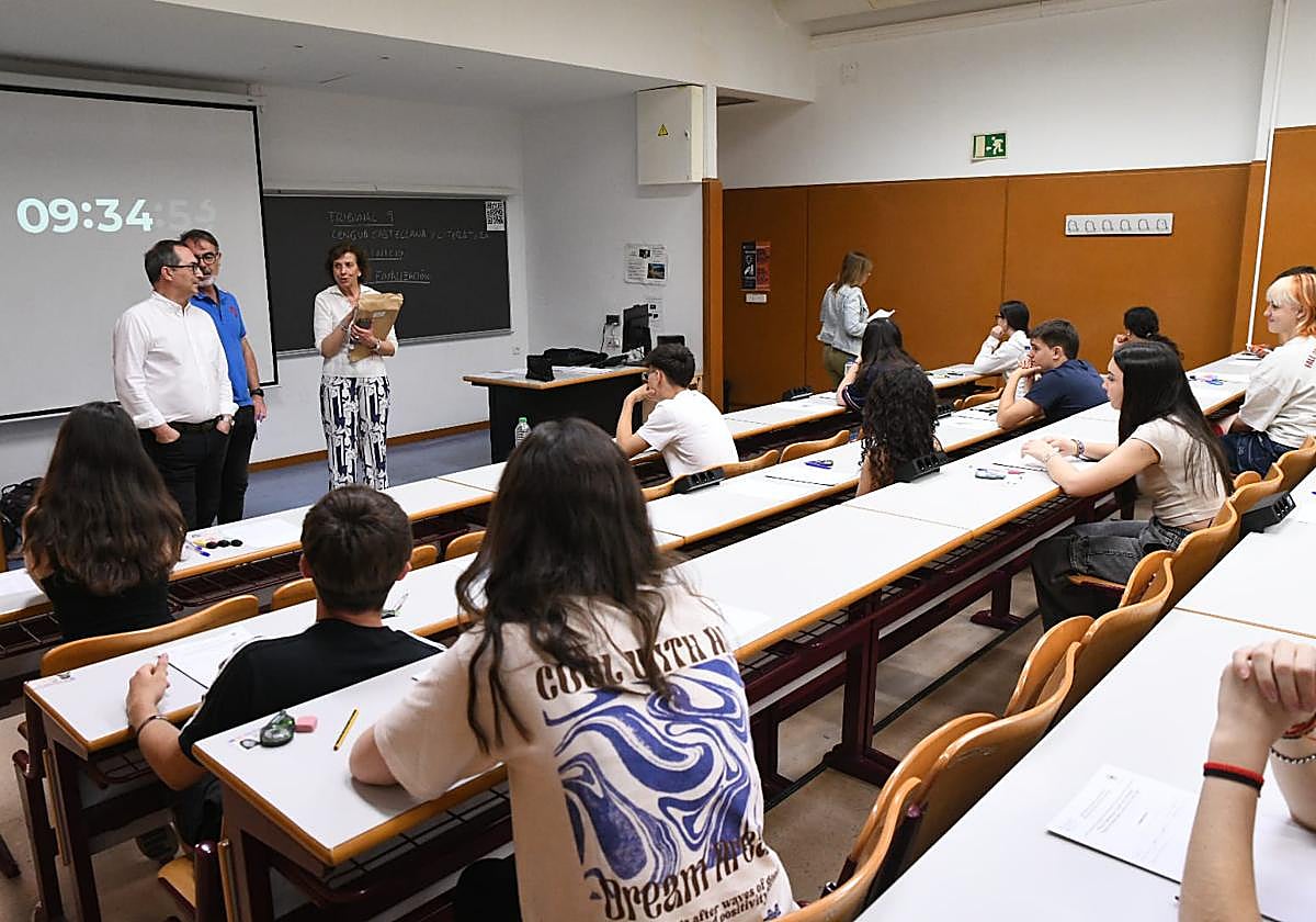 Pruebas de la EBAU celebradas este año en el Campus de la UA.