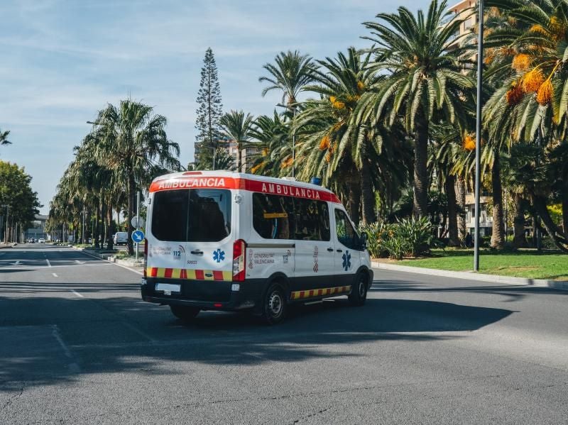 Imagen principal - Fallece un motorista de 34 años tras sufrir un accidente en la CV-782 en Relleu