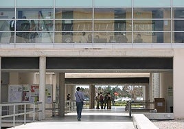 Terrazas del edificio de la EPS IV de la Universidad de Alicante.