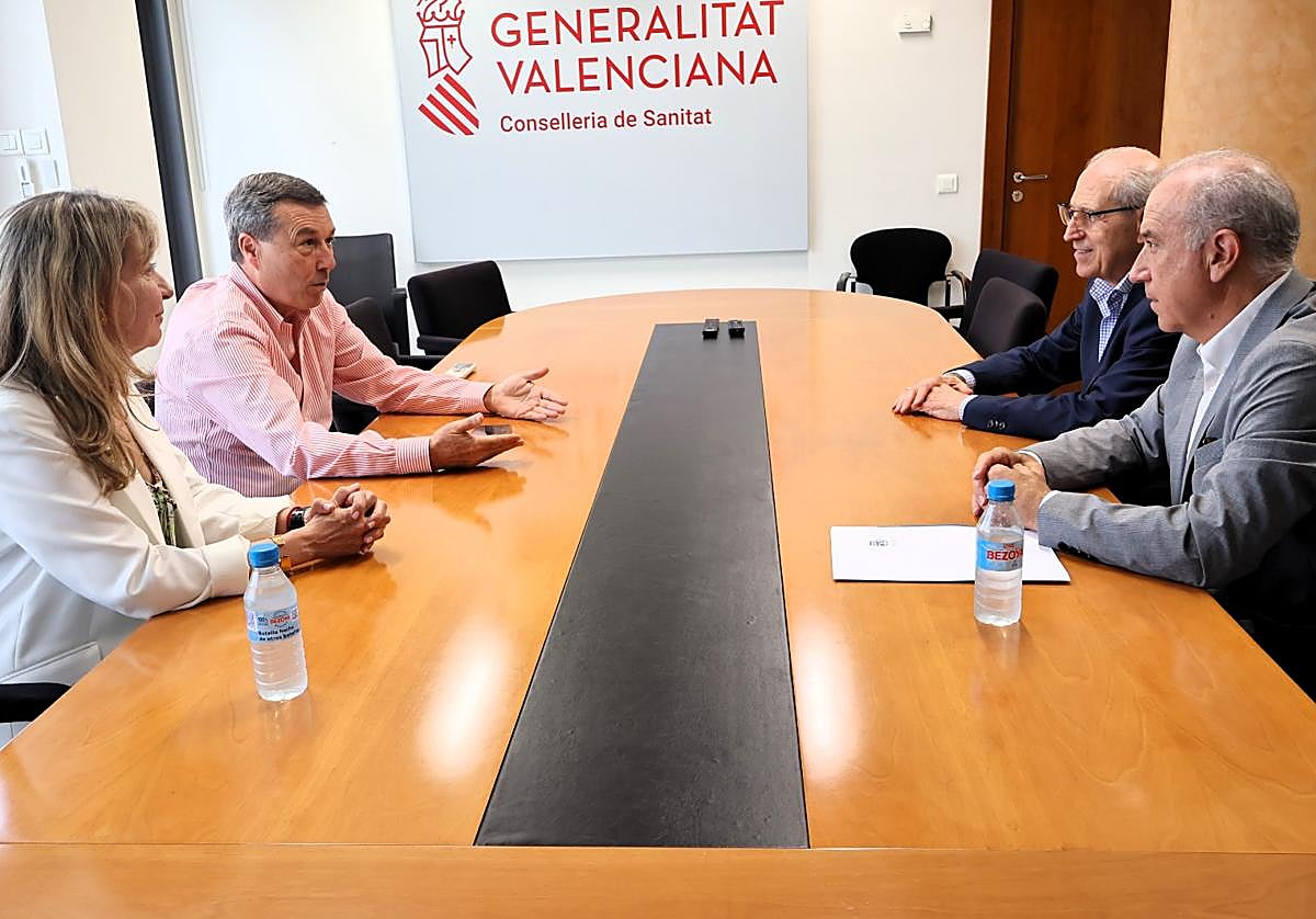 Reunión del conseller de Sanidad con los responsables del Consejo Autonómico de Colegios de Médicos Valencianos.