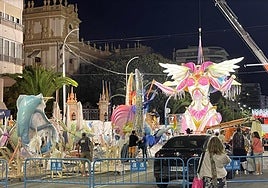 Plantà de la hoguera Diputació-Renfe el pasado junio.