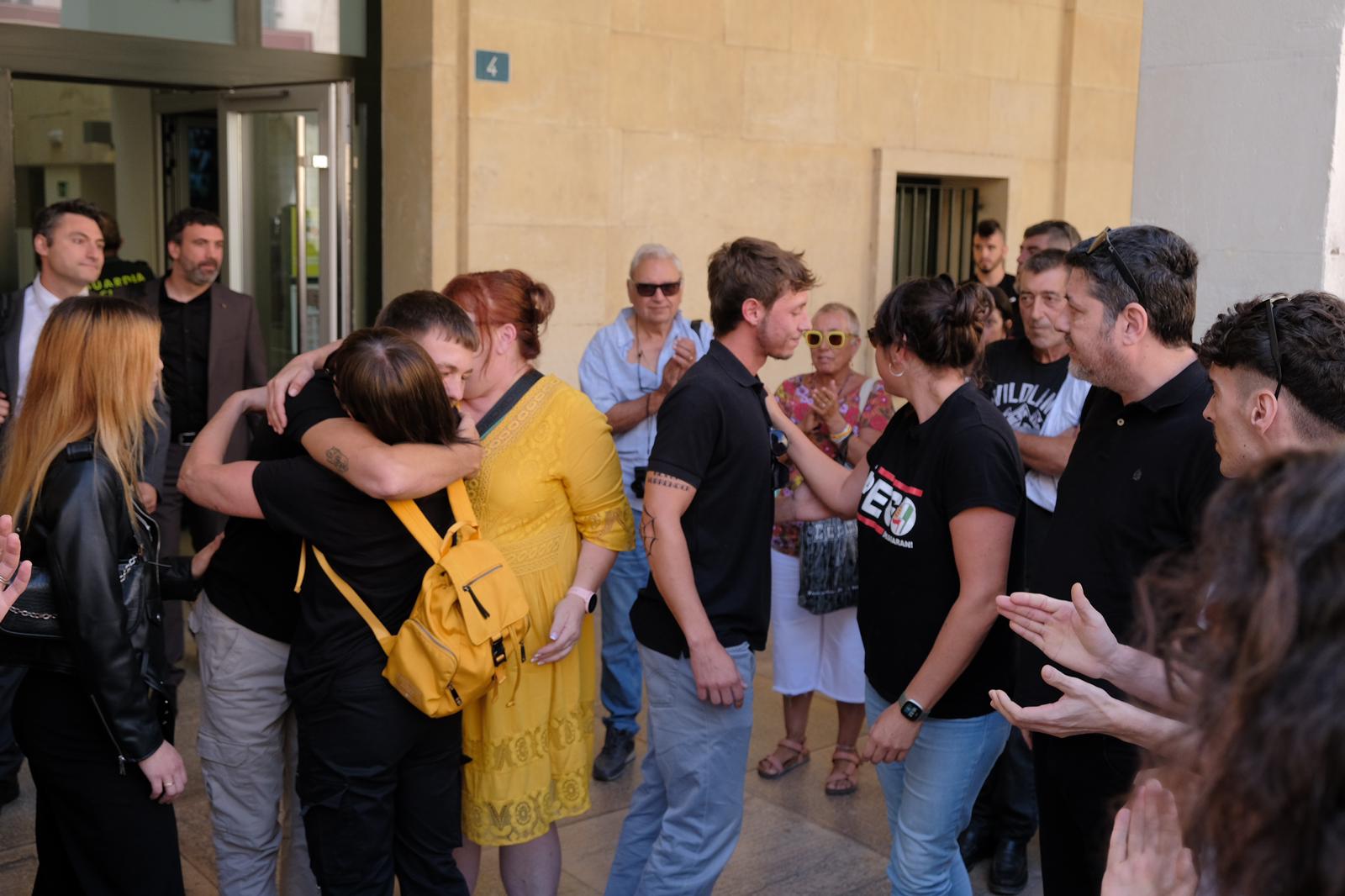 Las imágenes del juicio de los 14 jóvenes de pego que se enfrentaron a un grupo ultra de Gandía