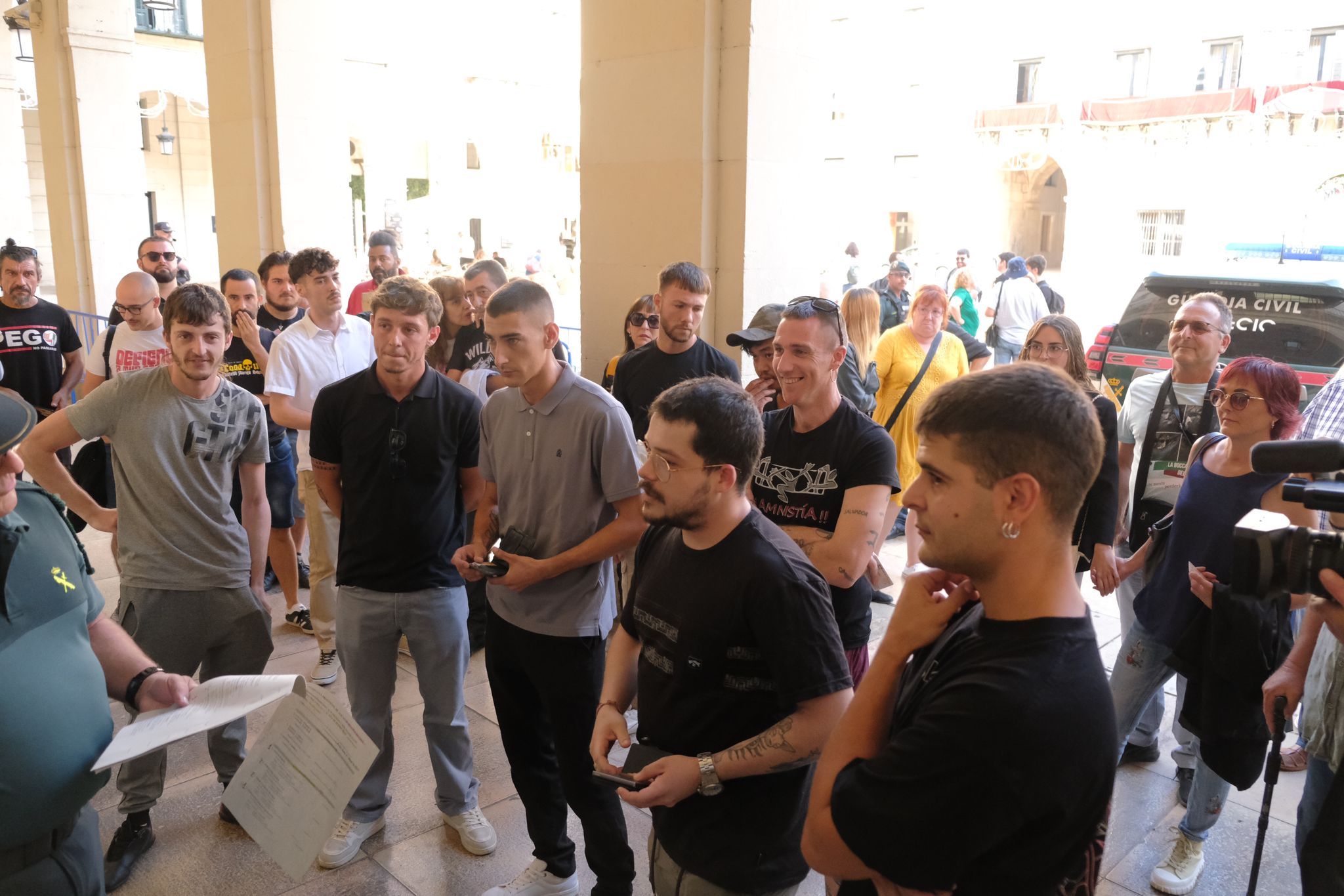 Las imágenes del juicio de los 14 jóvenes de pego que se enfrentaron a un grupo ultra de Gandía