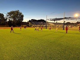 Partido de fútbol en Mutxamel.