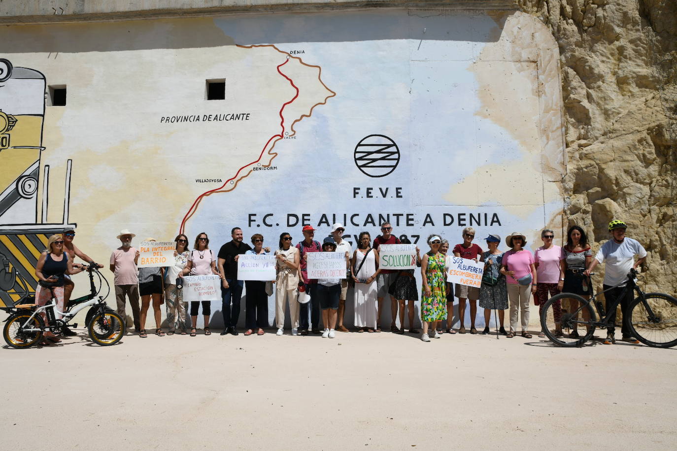 Un paseo por el nuevo verde sobre el mar de Alicante