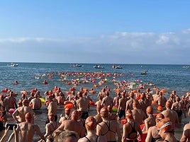 Nadadores en la prueba.