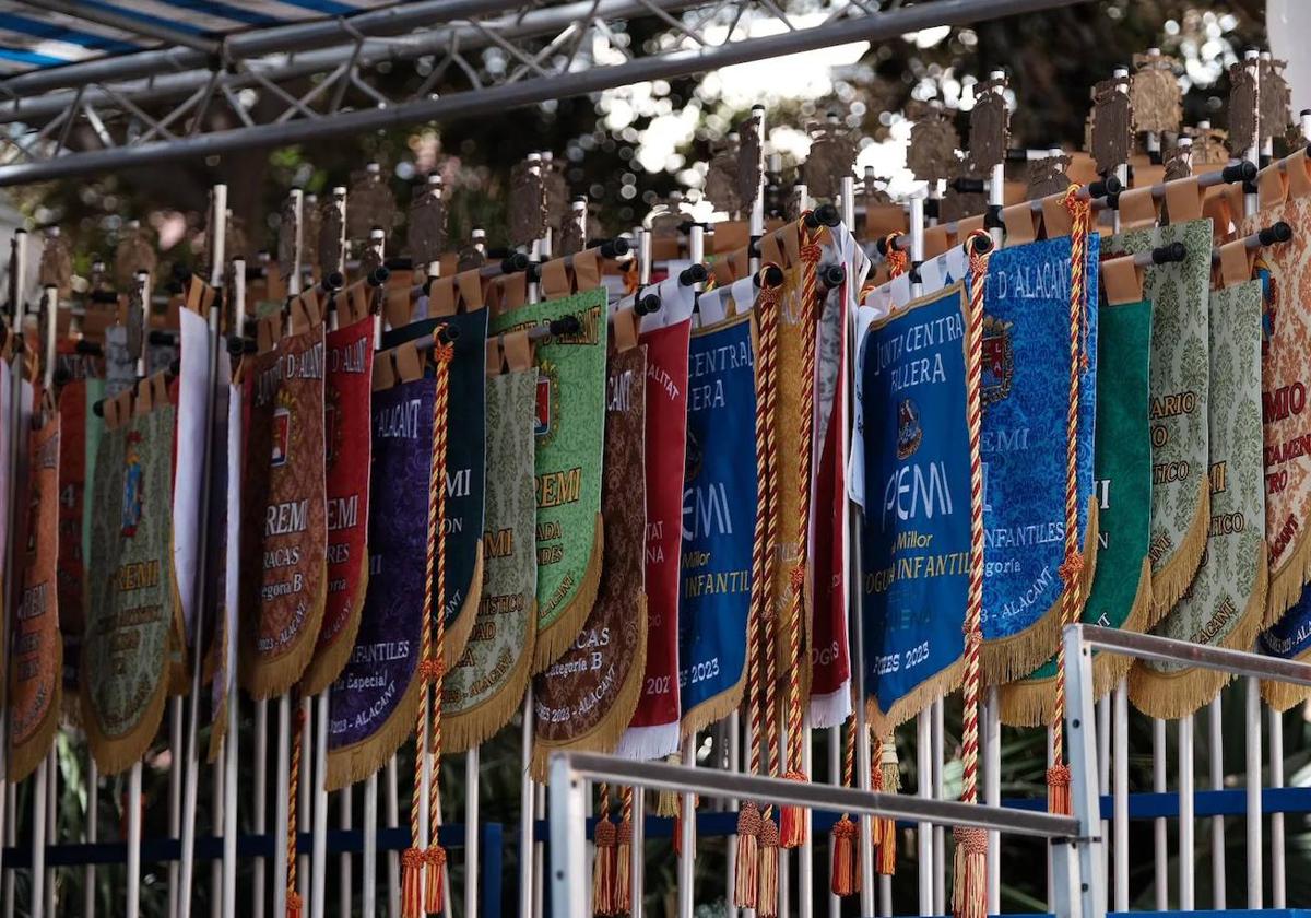 Banderines de las hogueras y barracas de Alicante.