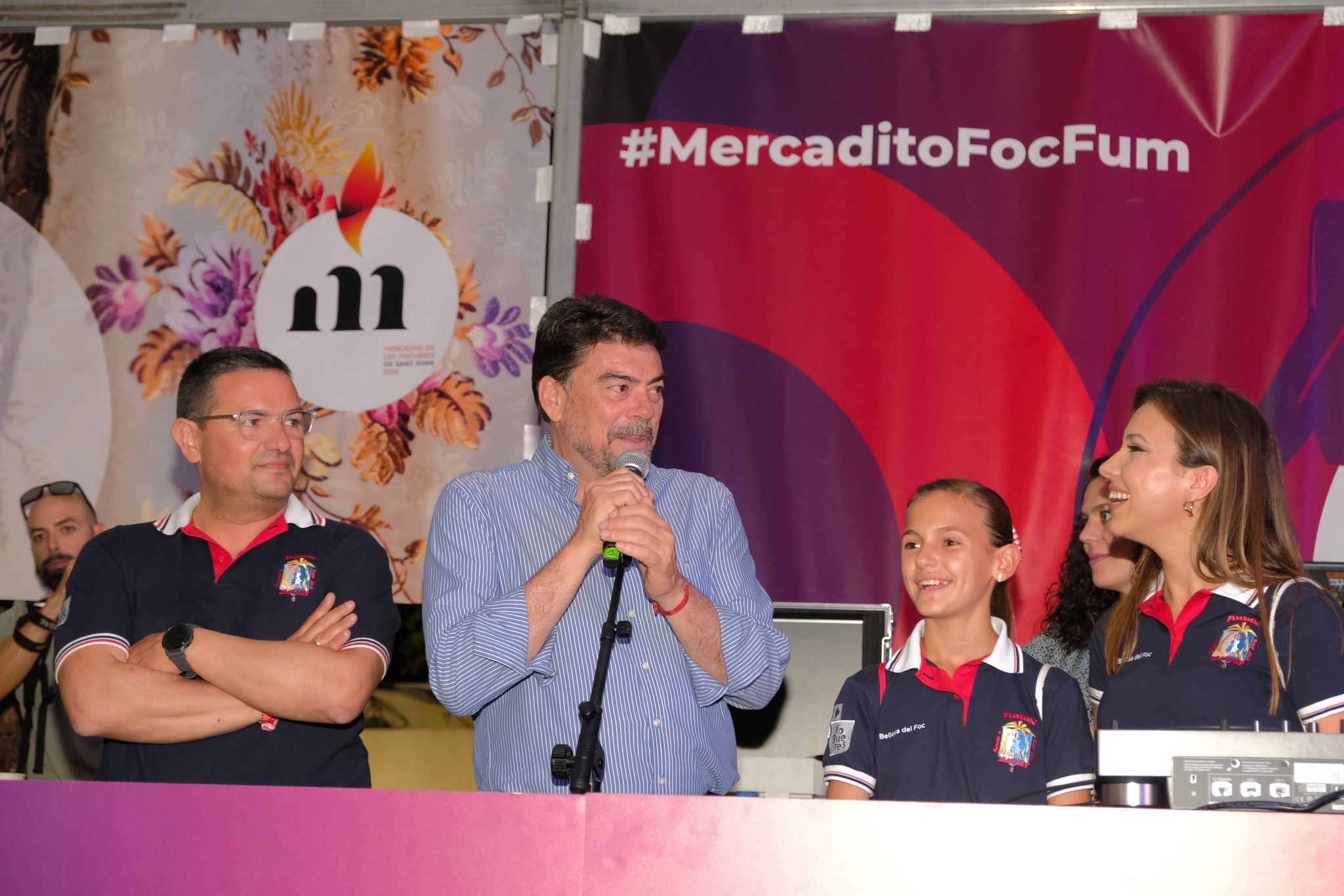 Inaugurado el Mercadito de Fogueres en el paseo de Federico Soto