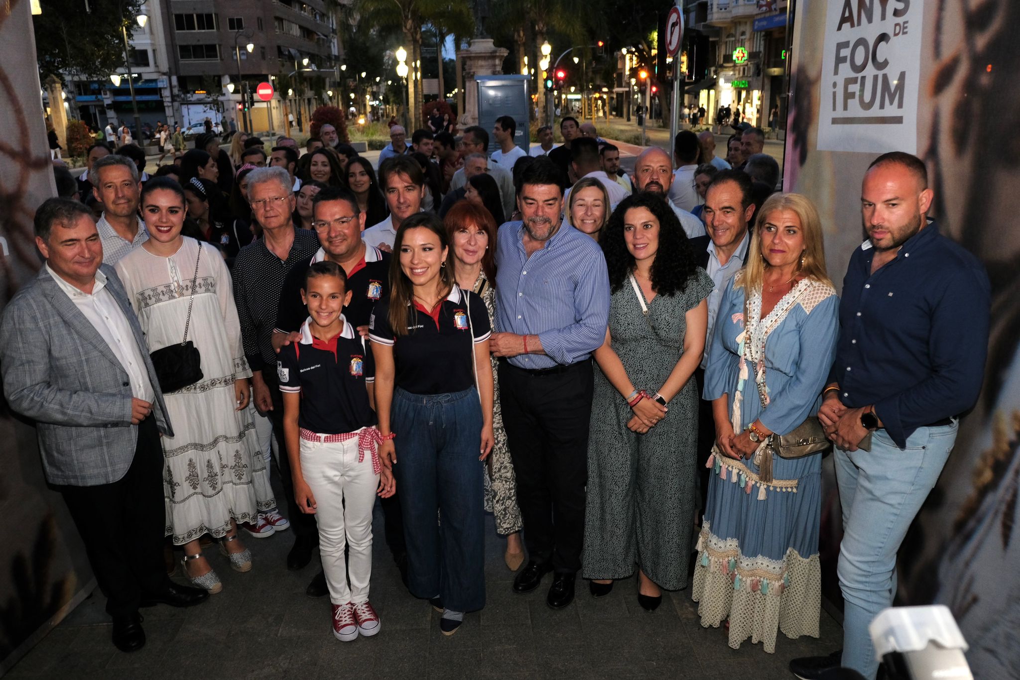 Inaugurado el Mercadito de Fogueres en el paseo de Federico Soto