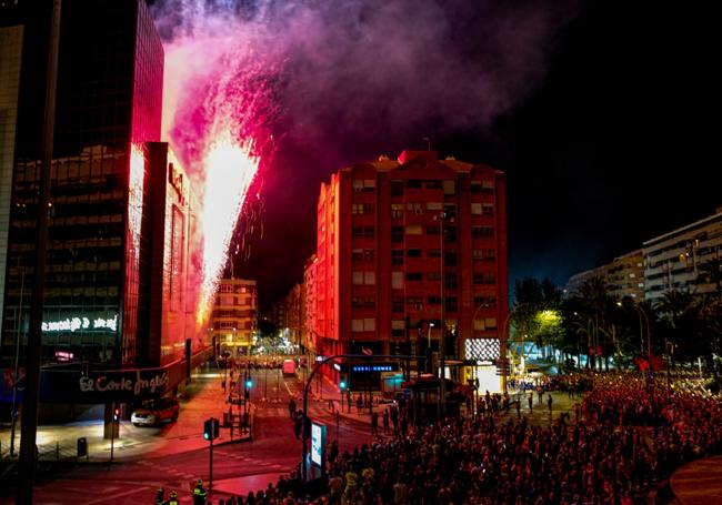 Momento de la Arribada del Foc de El Corte Inglés.