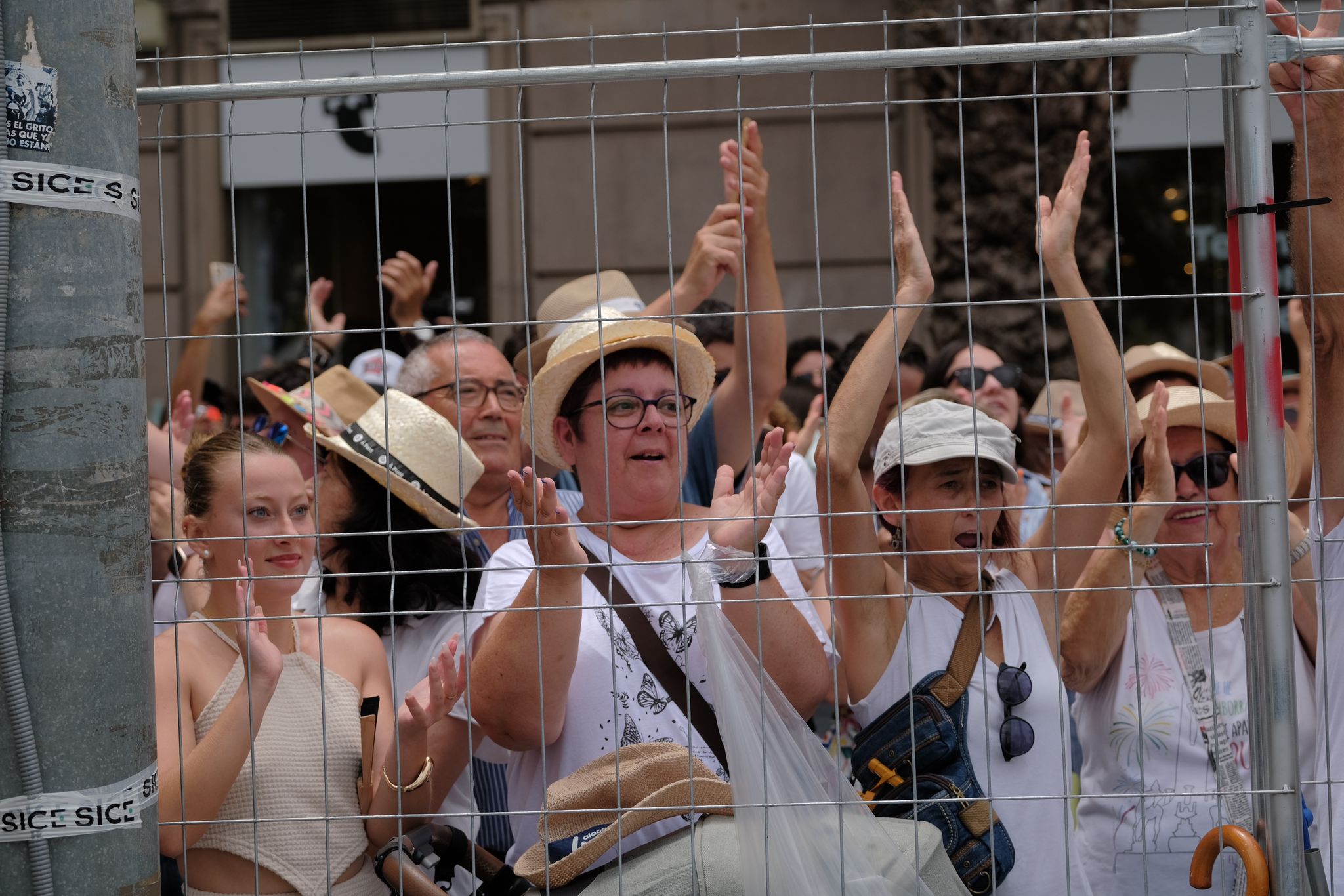 Revive foto a foto la mascletà de Coeters Dragón en Luceros