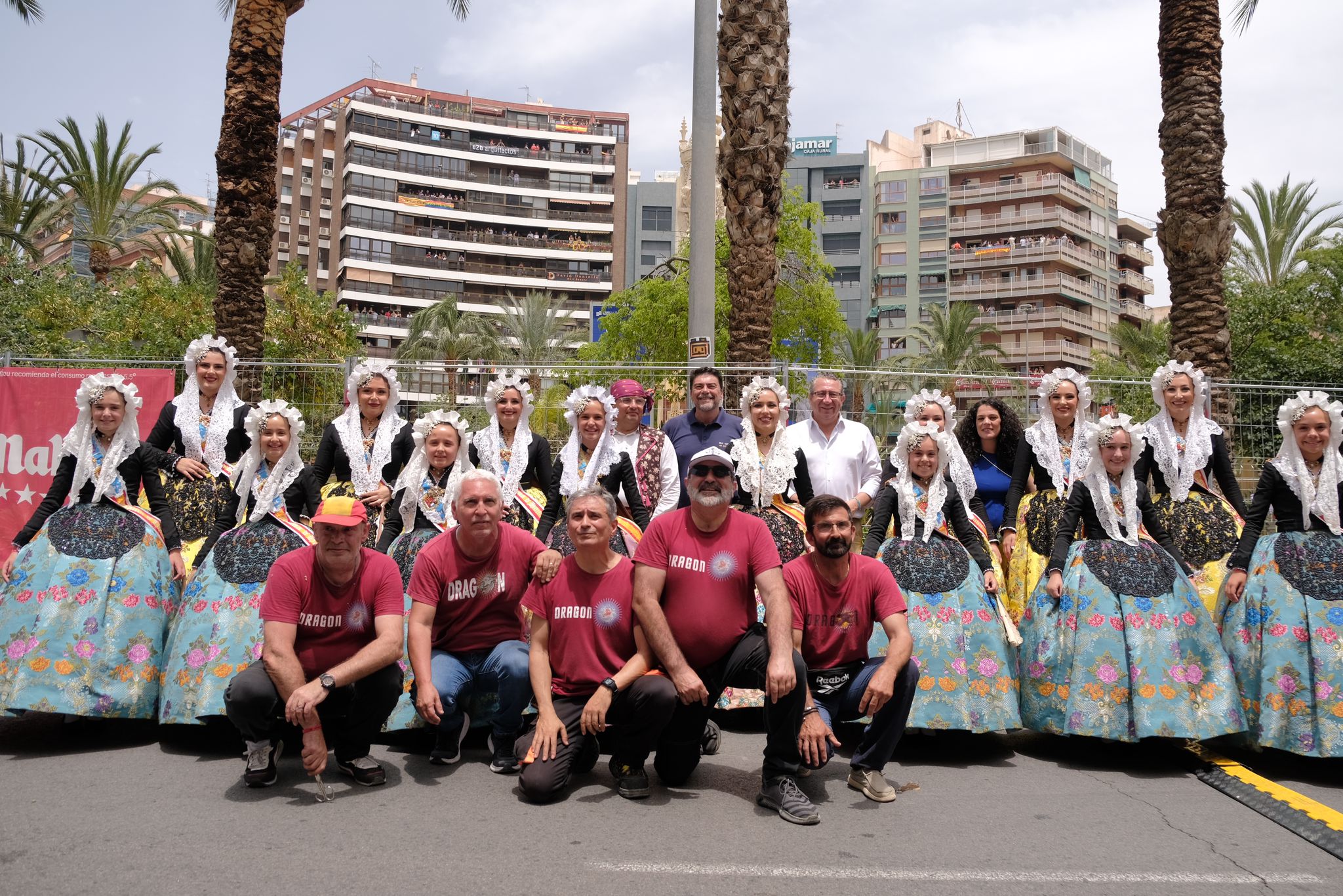 Revive foto a foto la mascletà de Coeters Dragón en Luceros