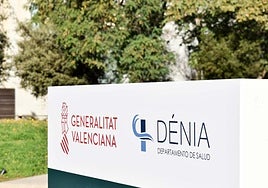 Cartel indicativo del Departamento de salud de Dénia.