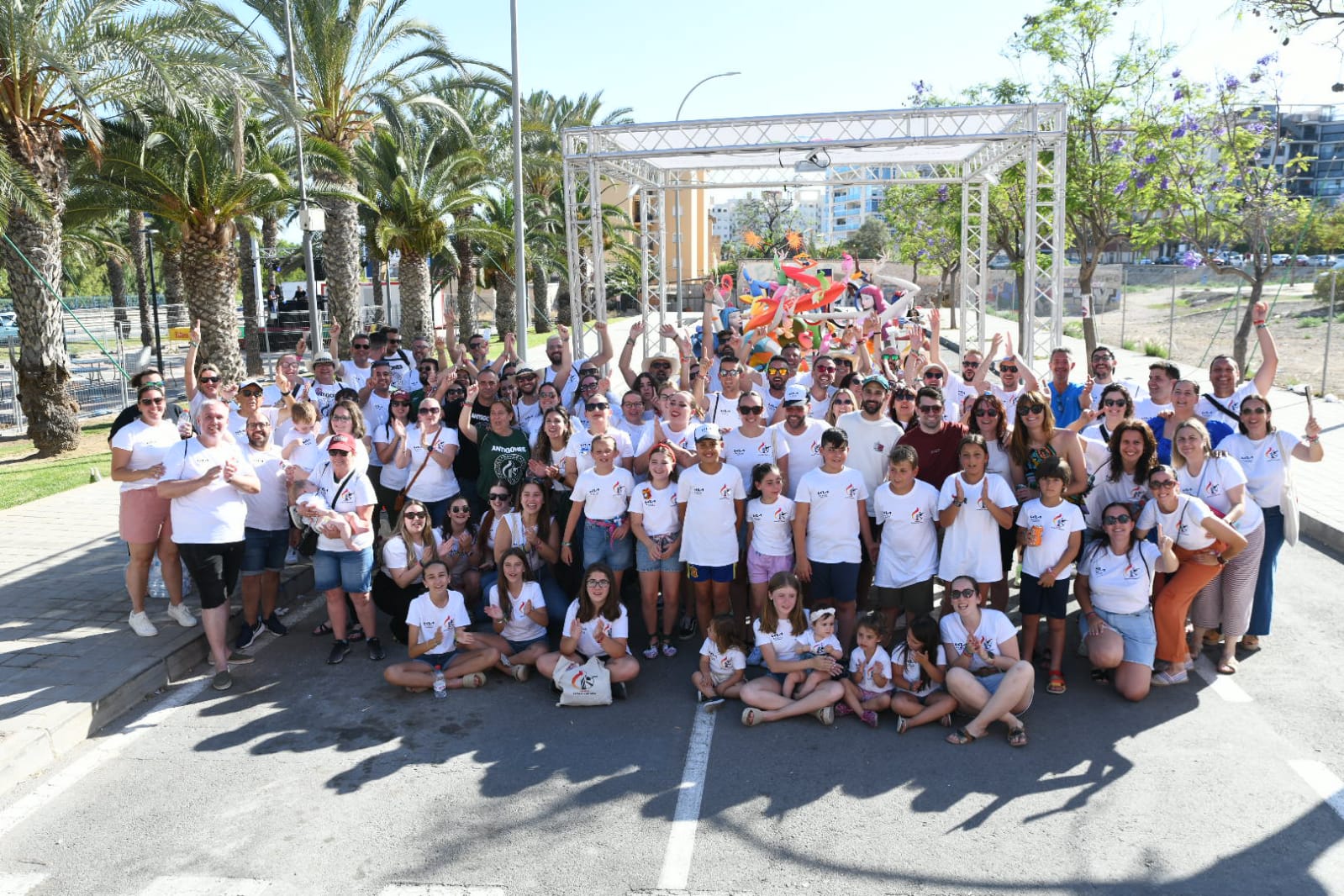 Baver-Els Antigons revalida el primer premio infantil de las Hogueras de Alicante