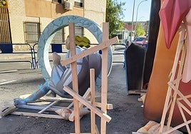 Acabados de la hoguera de Obra Social del Hogar.